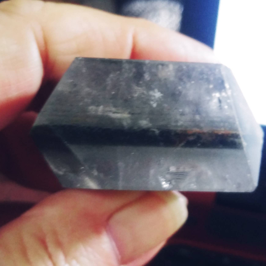 black phantom quartz slab